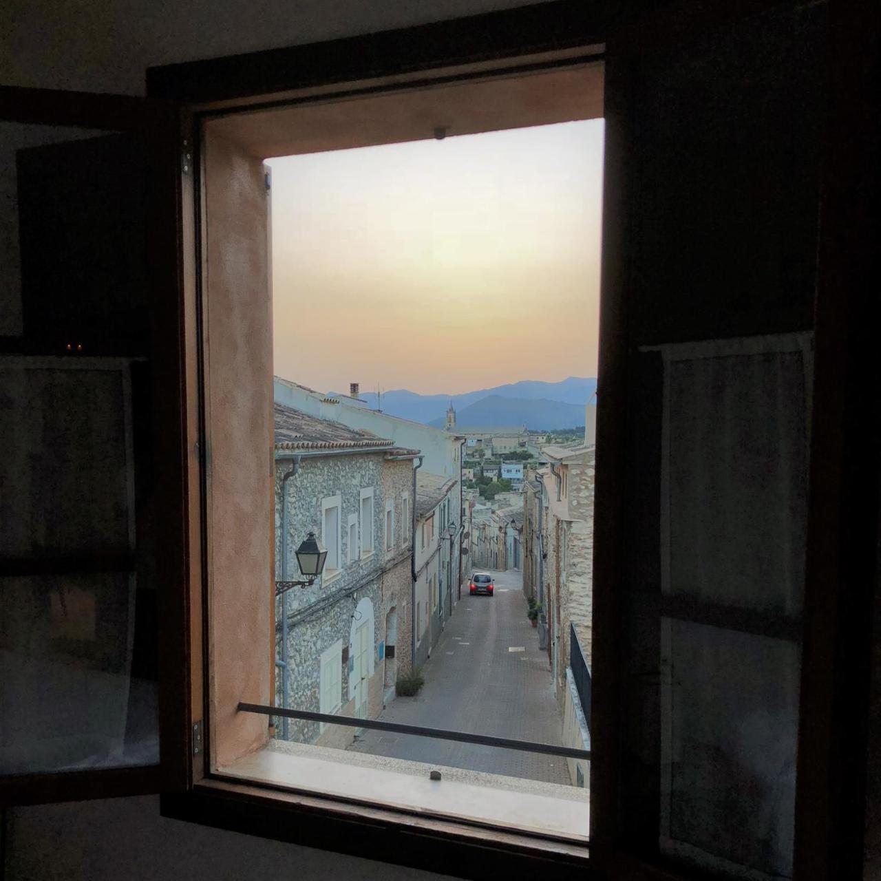 Vista De La Vila - Turismo De Interior. Llubí Екстериор снимка
