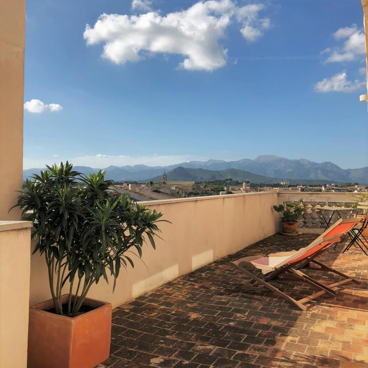Vista De La Vila - Turismo De Interior. Llubí Екстериор снимка